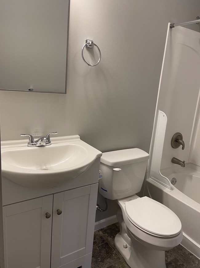 bathroom - 206 S Higbee St