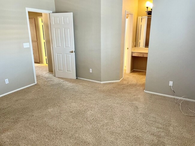 Building Photo - Hidden Gem in Gated Community - Summerlin