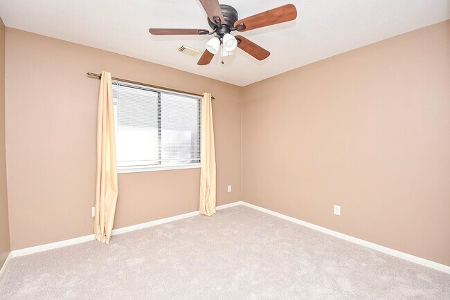 Building Photo - 21619 Oakcreek Ct