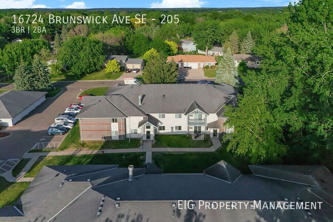 Building Photo - 16724 Brunswick Ave SE