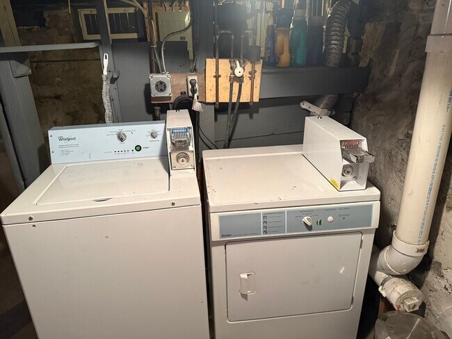 Building Photo - 23 Myrtle St