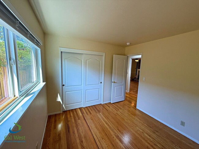 Building Photo - 5331 Rimwood Dr