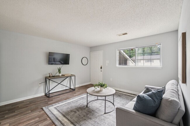 Building Photo - 1230 Kenridge Pkwy