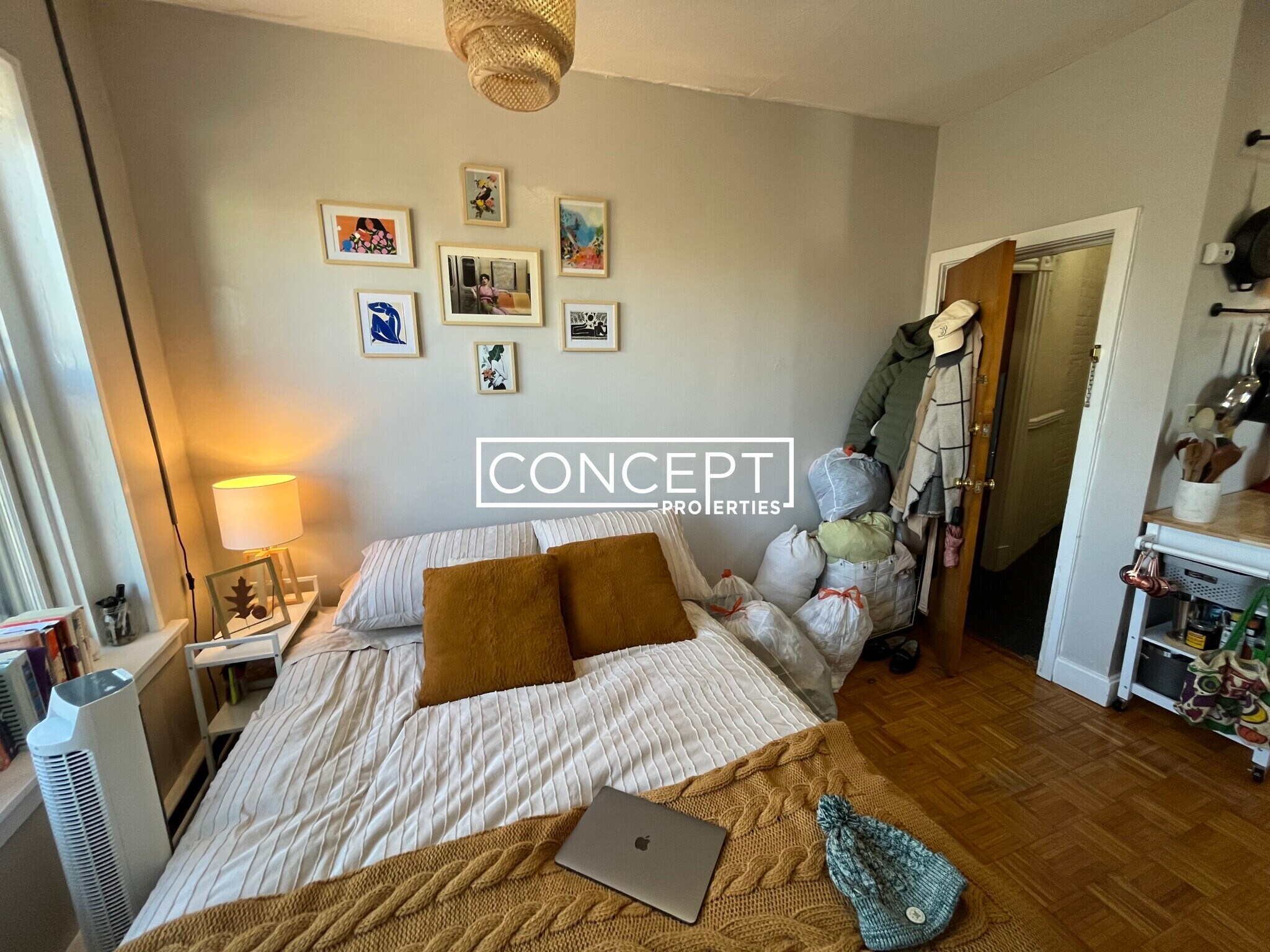 Building Photo - 40 Anderson St