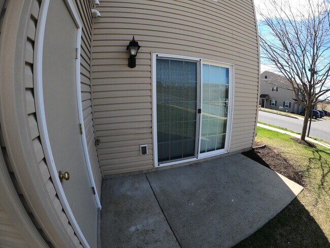 Building Photo - 2121 Quail Hollow Dr