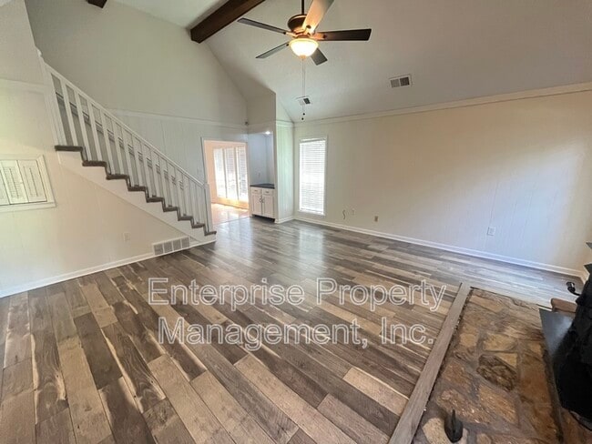 Building Photo - 9161 Gainsborough Dr
