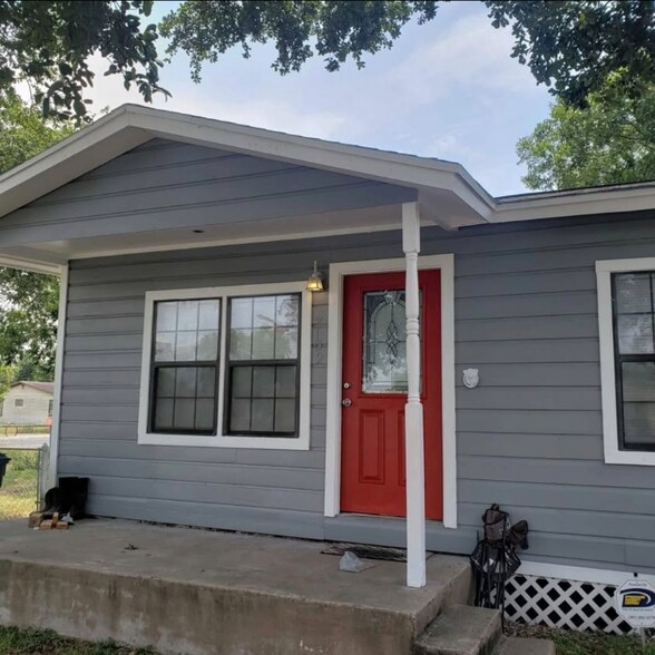 Primary Photo - 4102 Shaw St