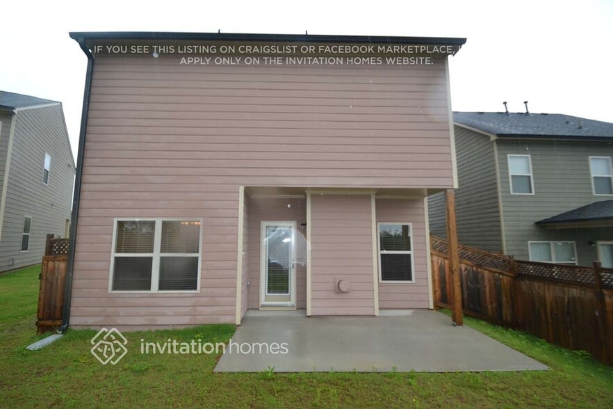 Building Photo - 3911 Lake Manor Way