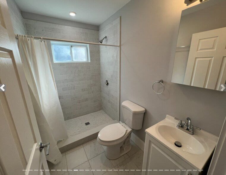 Building Photo - 29 Alpine St