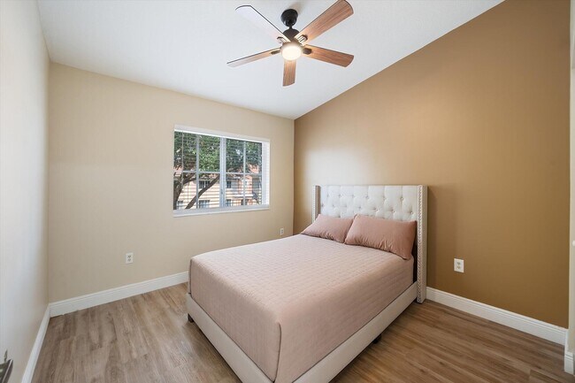 Building Photo - 3500 Briar Bay Blvd