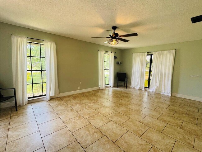 Building Photo - 3450 Suzette Dr