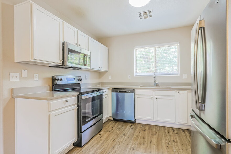 Building Photo - 1055 E Denim Trail