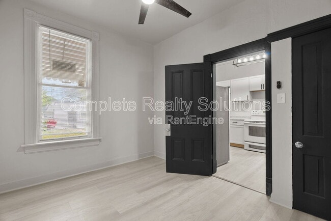 Building Photo - 4038 California Ave