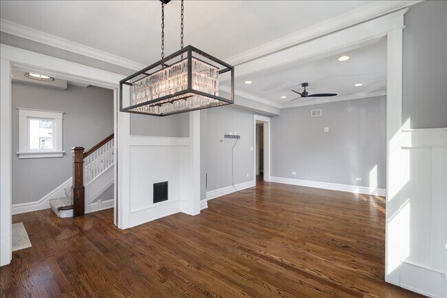 Building Photo - 18 N Main St