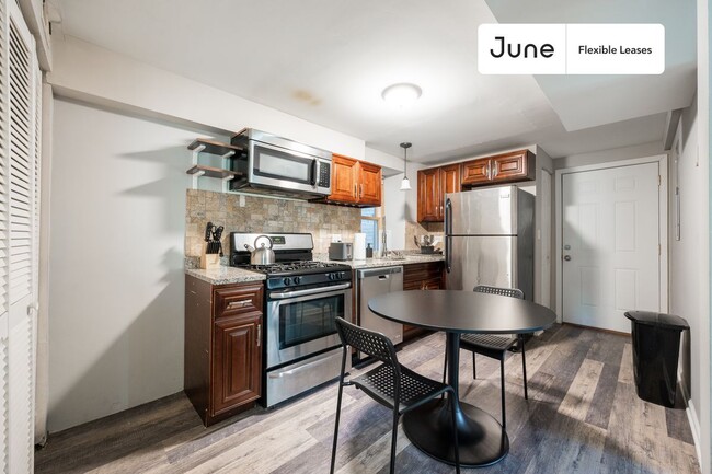 Building Photo - 3516 W Belden Ave