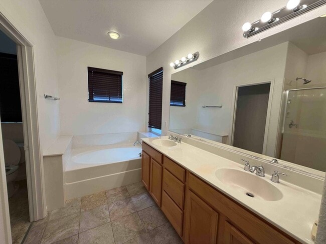 Building Photo - Great 3 Bedroom In Elk Grove