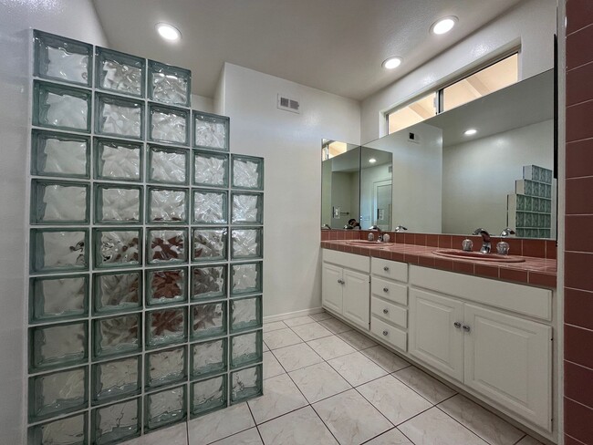 Building Photo - MOUNTAIN VIEWS!! Newbury Park 4+2.5 on cul-de-sac lot!