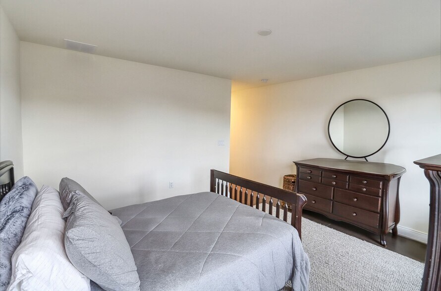 Building Photo - 22 Silent Nest Way