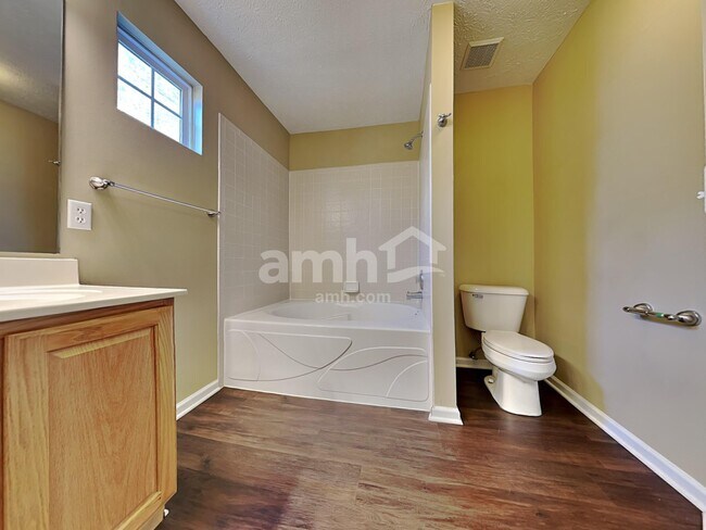 Building Photo - 453 Dakota Run