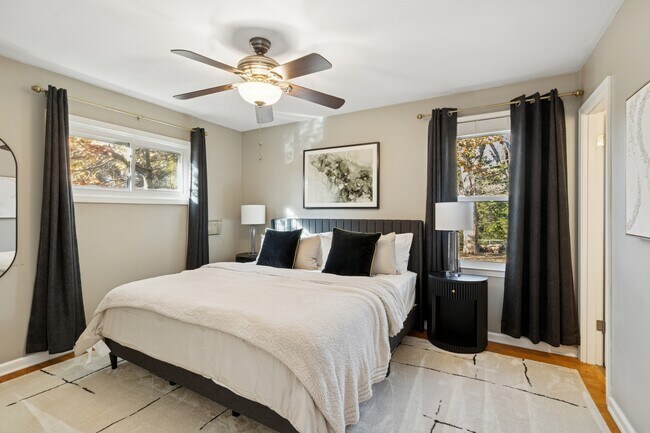 Building Photo - 10106 W 91st St