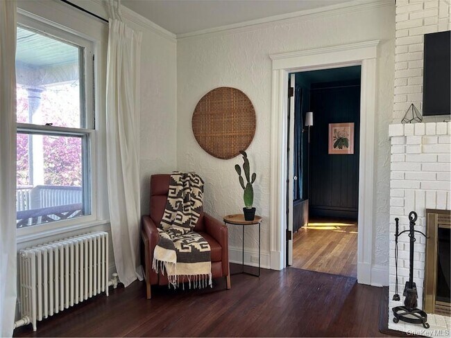 Building Photo - 194 N Midland Ave