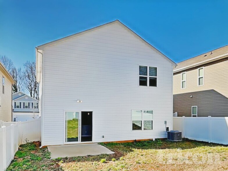 Building Photo - 115 Spring Knoll Dr