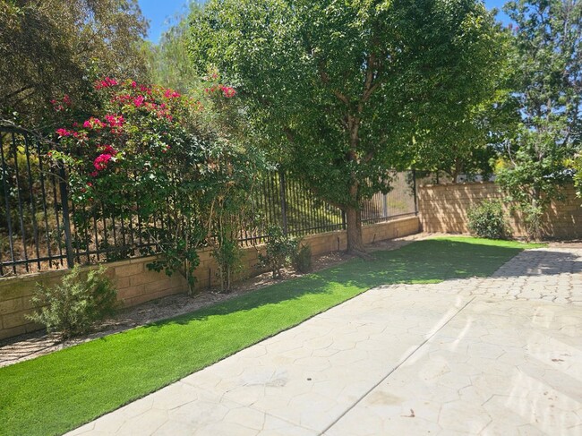 Building Photo - 2862 Echo Springs Dr