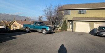 Building Photo - 939 N Baker Ave