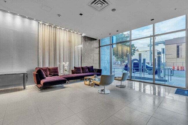 Building Photo - Furnished Juhl Condo w/ Balcony & City Views