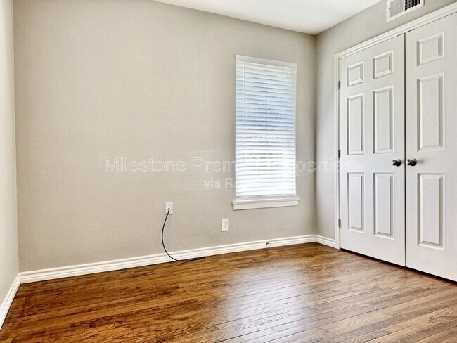 Building Photo - 101 Twining Dr