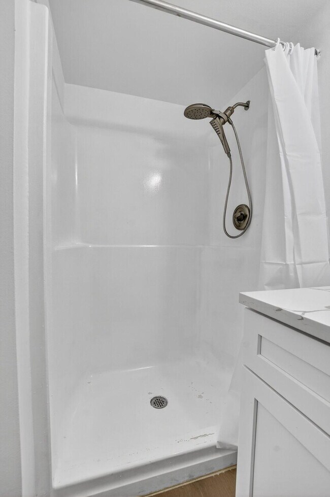 Building Photo - 6820 Palmetto Cir S