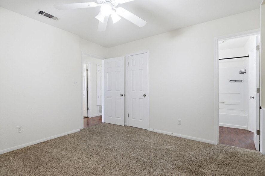 Building Photo - 128 Skyview Terrace