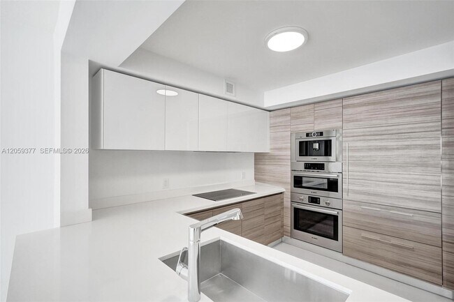 Building Photo - 330 Sunny Isles Blvd