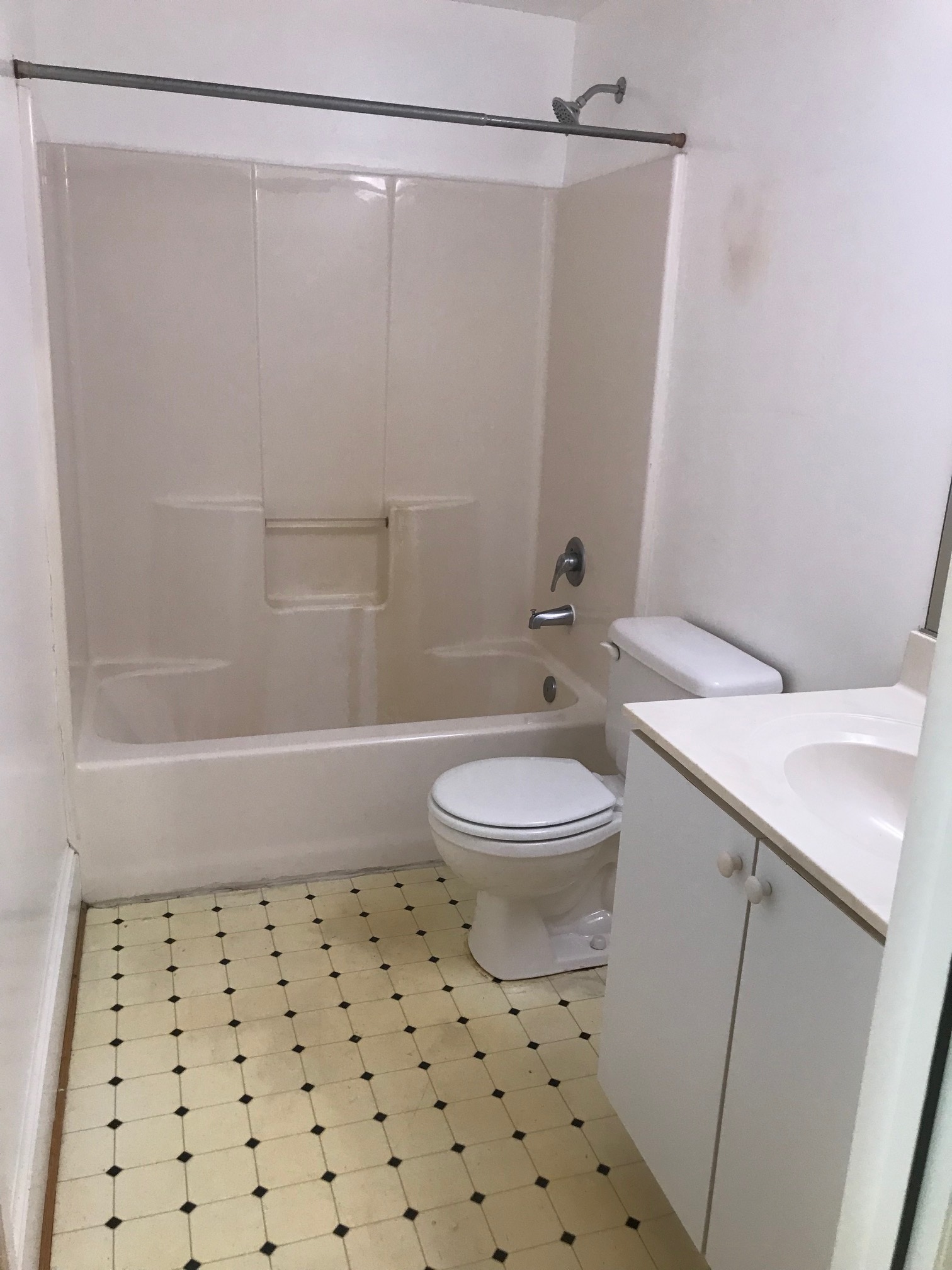 Building Photo - 907 Caroline St