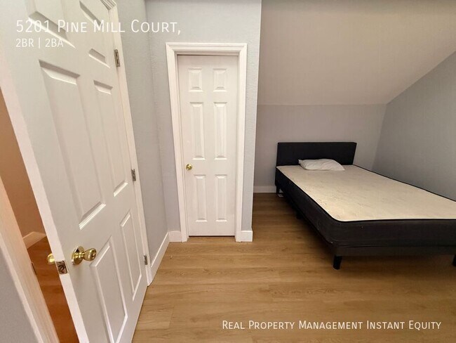 Building Photo - 5201 Pine Mill Ct