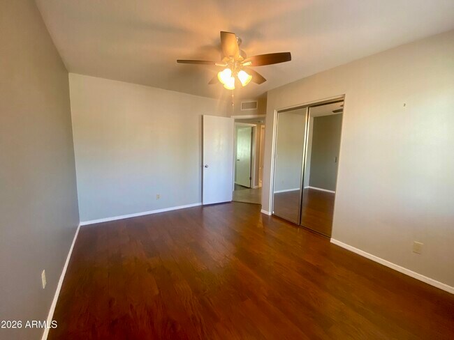 Building Photo - 3909 E Shaw Butte Dr