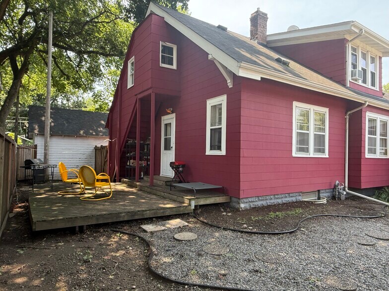 Building Photo - 54 Pascal St S