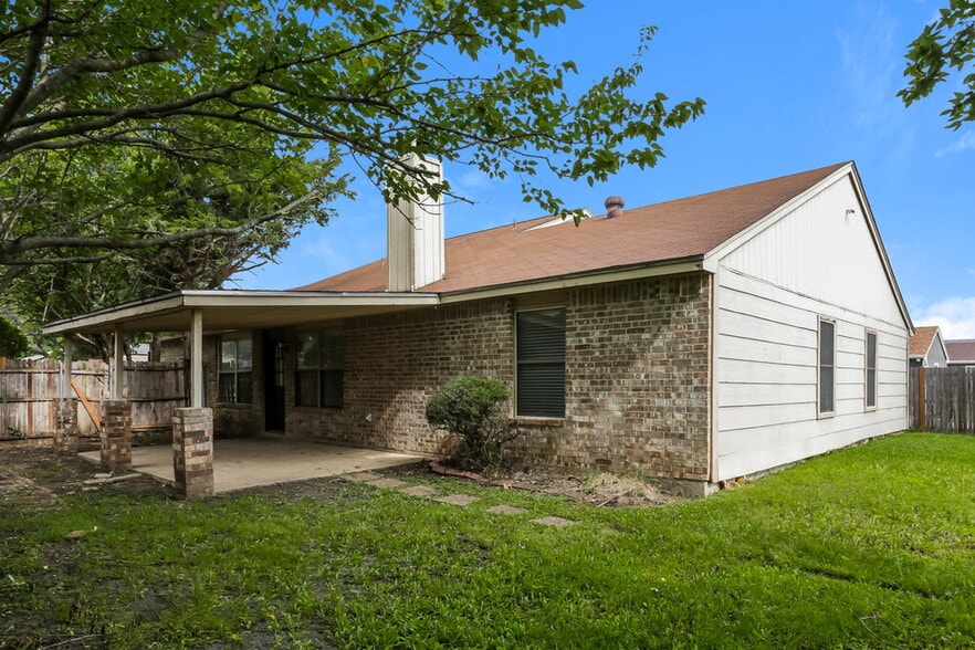 Building Photo - 6505 Nicole Way