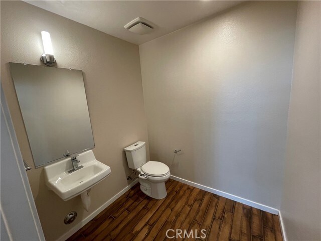 Building Photo - 501 W Maple Ave