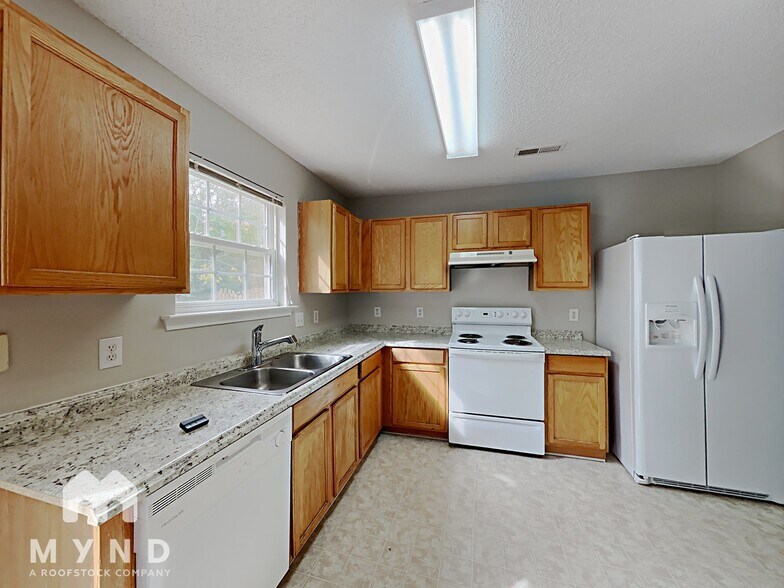 Building Photo - 10717 Glenluce Ave
