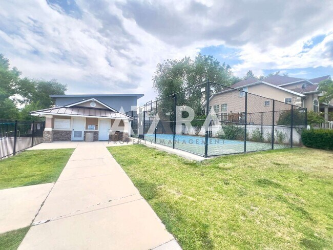 Building Photo - 11837 Sunrise View Dr