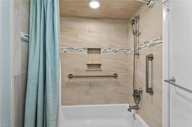 Building Photo - 3288 Page Ave