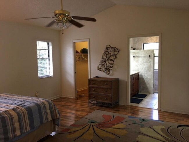 Building Photo - 745 Juniper Pl