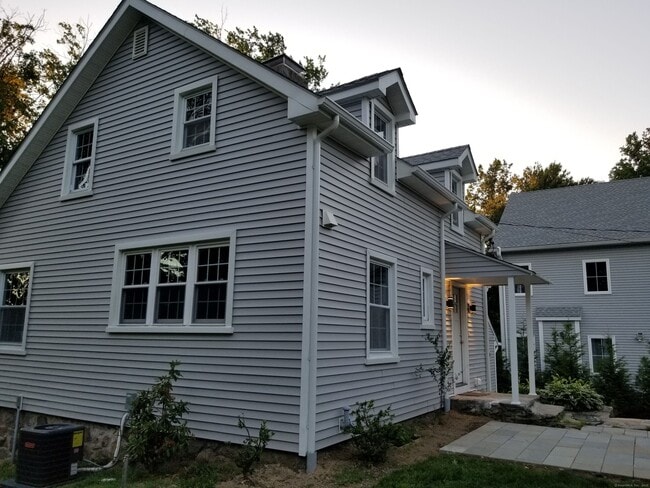 Building Photo - 243 Highland Ave