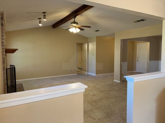 Building Photo - 3313 Sungate Dr