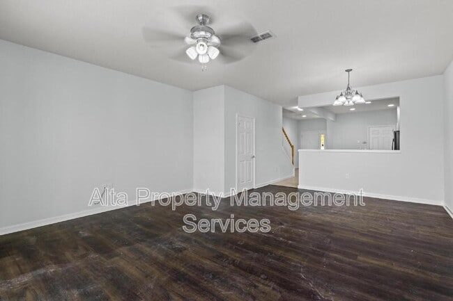 Building Photo - 6881 Woody Vine Dr