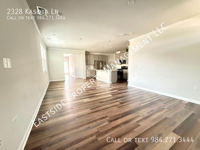 Building Photo - 2328 Kasota Ln