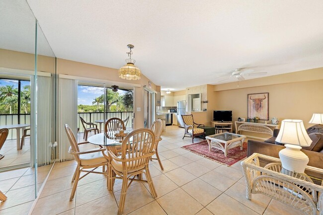 Building Photo - 275 Palm Ave