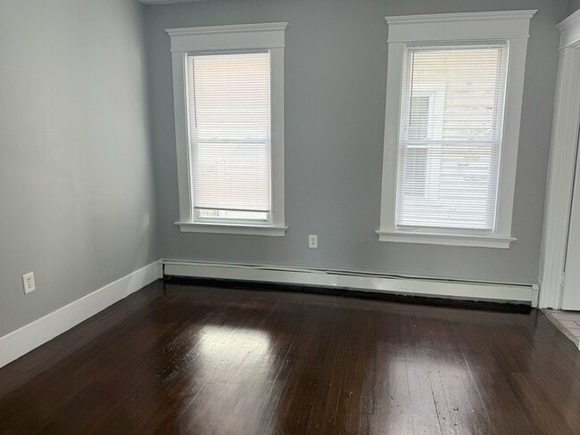 Building Photo - 135 Pendleton St