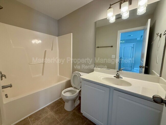 Building Photo - 450 Jerome Rd